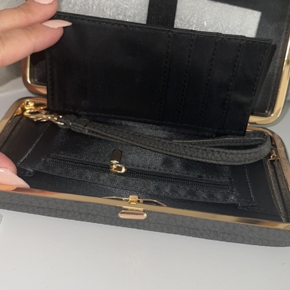 CellularOutfitter Bow Clutch Wallet Hideaway Wristlet - Picture 5 of 5